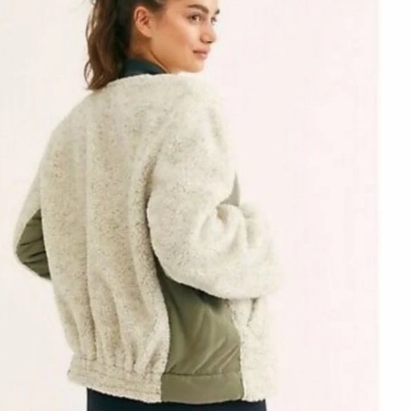 Free People - Rivington Olive Green and Ivory Sherpa Jacket Small S - Picture 2 of 11